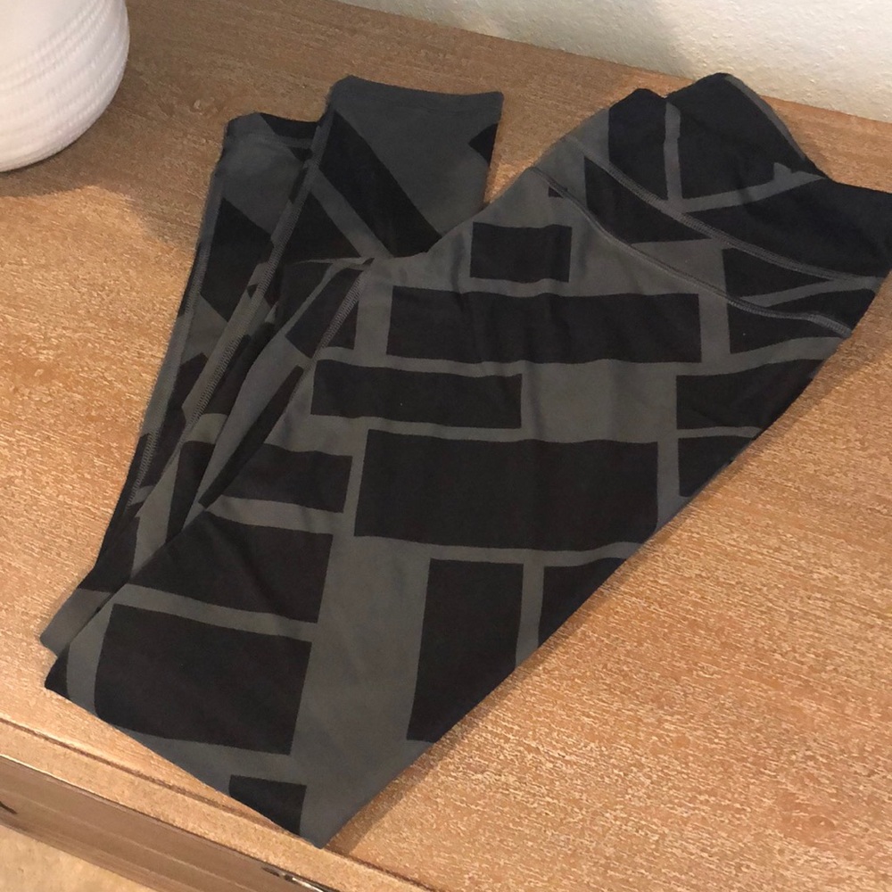 Black and gray leggings